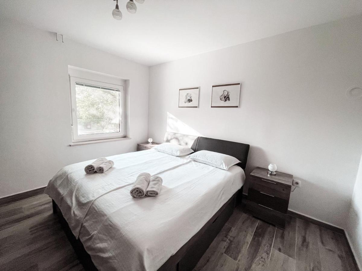 Riad Apartments Premium Zgornje Skofije Eksteriør billede
