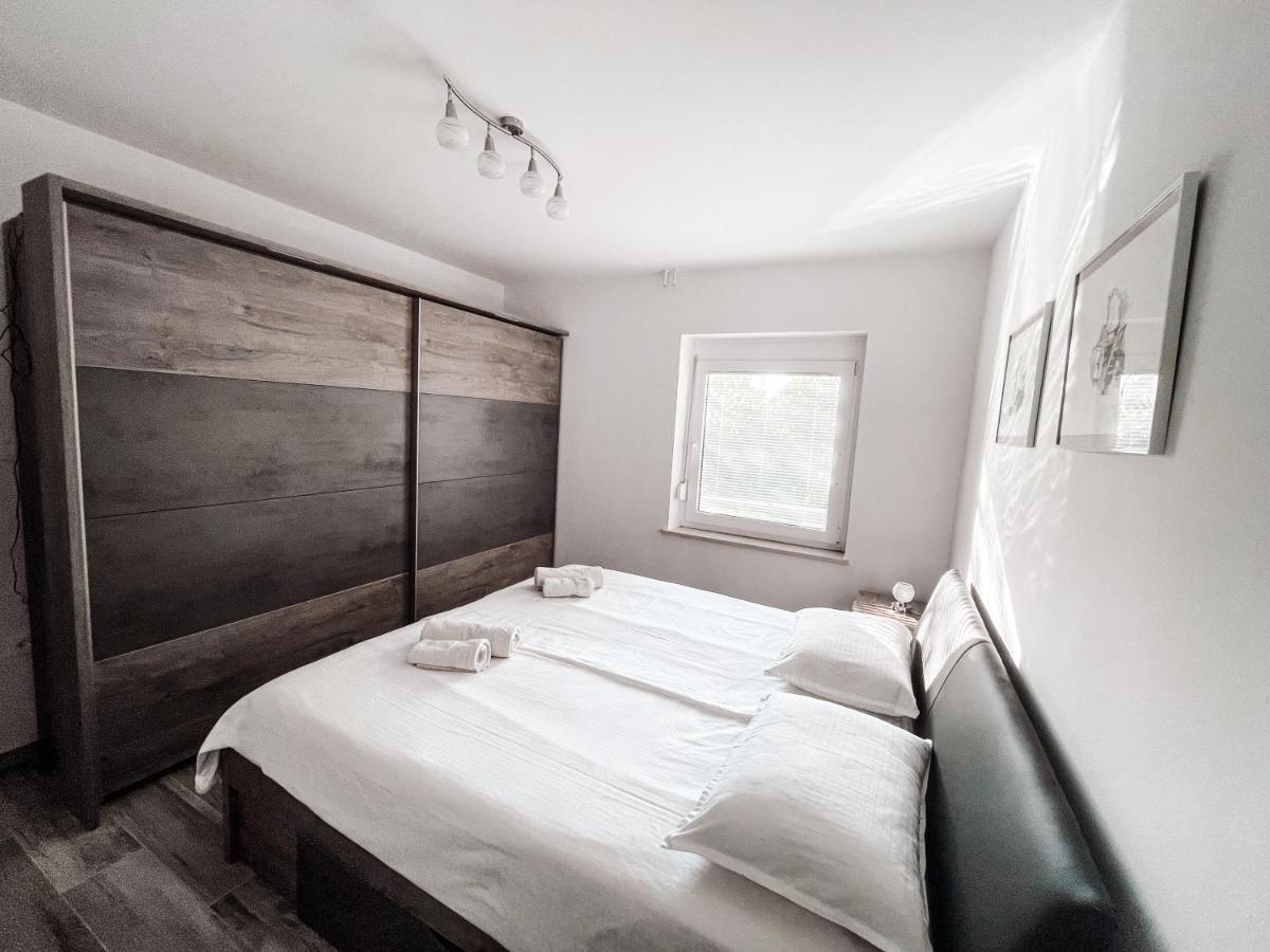 Riad Apartments Premium Zgornje Skofije Eksteriør billede